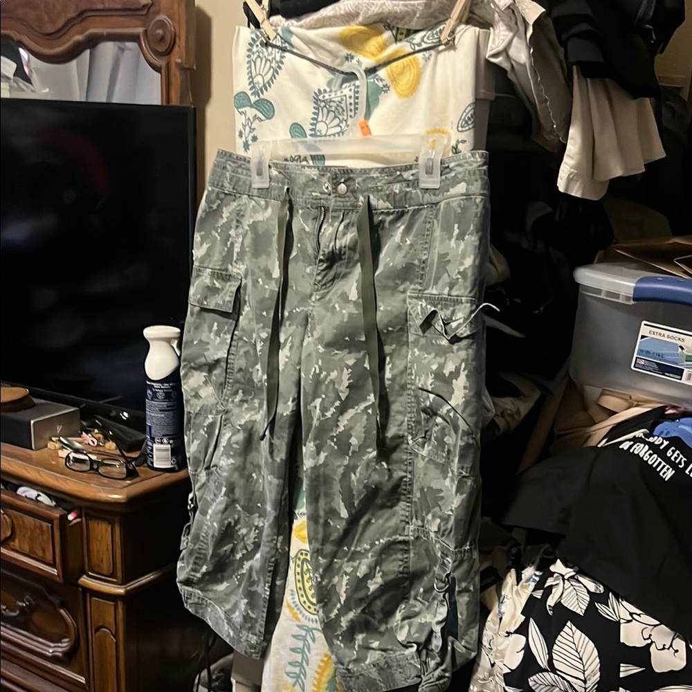 Nike green camouflage Capri